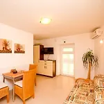 Appartement Dvor *